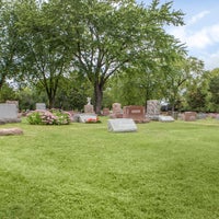 Foto diambil di Woodlawn Cemetery oleh Woodlawn Cemetery pada 5/31/2018