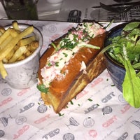 Photo taken at Ted Burger&amp;amp;Lobster by N on 9/18/2016