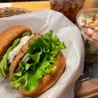 Photo taken at Freshness Burger by Fatechan T. on 12/26/2020