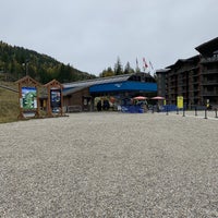 Foto diambil di Revelstoke Mountain Resort oleh Michél N. pada 9/30/2018