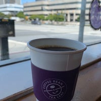 Das Foto wurde bei The Coffee Bean &amp;amp; Tea Leaf von K🇺🇸 am 7/25/2019 aufgenommen