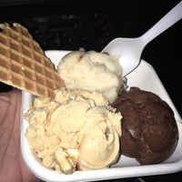 Das Foto wurde bei Jeni&#39;s Splendid Ice Creams von C. T. am 1/15/2018 aufgenommen