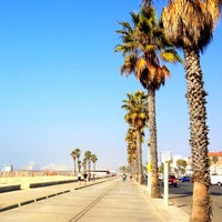 Photo taken at Bike Path @ Santa Monica / Venice border by Cheryl K. on 11/22/2012