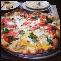 Foto tirada no(a) Pizzeria Via Stato por Seth M. em 8/2/2013