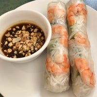 Das Foto wurde bei Pho Tri Vietnamese Restaurant von scrivener am 3/17/2019 aufgenommen
