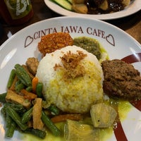 Photo taken at Cinta Jawa Cafe by Inchan 範. on 5/25/2023