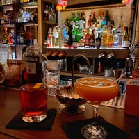 8/15/2021 tarihinde Mária K.ziyaretçi tarafından SPIN Cocktail Bar'de çekilen fotoğraf