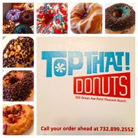 Foto tirada no(a) Top That Donuts por Stephen em 9/8/2014
