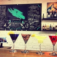 รูปภาพถ่ายที่ Cocktails and Canvas โดย Cocktails and Canvas เมื่อ 9/2/2014