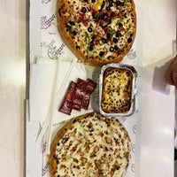 Foto tomada en Pizza T  por Sattam A. el 11/16/2020