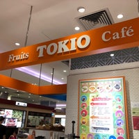 Photo taken at Fruits Tokio Café by Tetsuya A. on 7/2/2018
