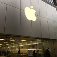 Photo taken at Apple Store 札幌 by Tetsuya A. on 2/20/2016