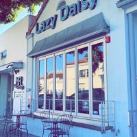 Foto tirada no(a) Lazy Daisy Beverly Hills por Am em 9/15/2021