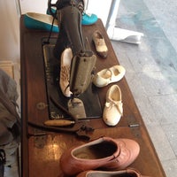 Photo taken at Artizen (Handmade Shoes for Women and Men) by Fatmanur E. on 5/19/2014