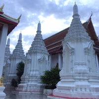 Photo taken at Wat Maha Phruettharam Worawiharn by Thian on 7/9/2017