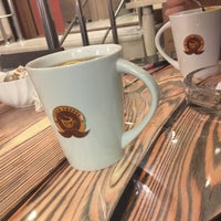 รูปภาพถ่ายที่ Cebir Coffee โดย Hasret Y. เมื่อ 5/2/2018