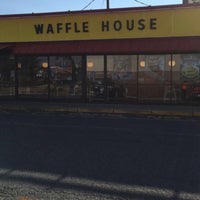 Photo taken at Waffle House by Christopher R. on 11/24/2016