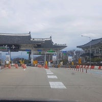Photo taken at Jeonju Toll Gate by Young Kyung L. on 3/7/2020