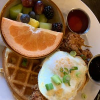 Photo taken at Kanela Breakfast Club by Sally K. on 11/9/2019