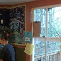 12/9/2012 tarihinde Josepf H.ziyaretçi tarafından The Cedars House Cafe'de çekilen fotoğraf