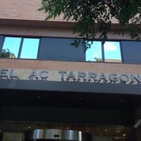รูปภาพถ่ายที่ AC Hotel Tarragona โดย Александр Г. เมื่อ 9/17/2016