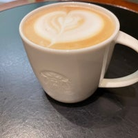Photo taken at Starbucks by 脱兎 on 1/16/2023