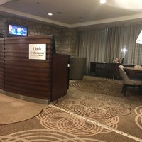 Das Foto wurde bei Sheraton Louisville Riverside Hotel von Amanda D. am 2/1/2017 aufgenommen