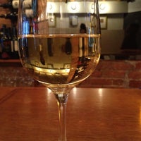 Foto tomada en Wine:30  por Dina S. el 5/2/2013