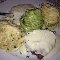 Снимок сделан в Restaurante Bella Napoli пользователем Amile R. 4/28/2013