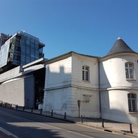 Photo taken at Musée Français de la Carte à Jouer by Christian on 6/27/2018