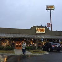 Photo taken at Cracker Barrel Old Country Store by Fabian L. on 12/22/2015