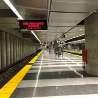 Photo taken at SFO AirTrain Station - Garage G &amp; BART by 🅼🅸🅺🅴 . on 12/7/2022