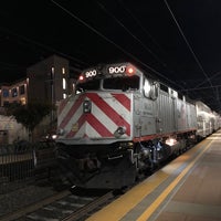Photo taken at Burlingame Caltrain Station by 🅼🅸🅺🅴 . on 11/2/2023