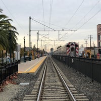 Photo taken at Burlingame Caltrain Station by 🅼🅸🅺🅴 . on 11/22/2023