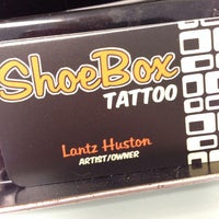 รูปภาพถ่ายที่ Shoebox Tattoo โดย Doug L. เมื่อ 12/24/2013
