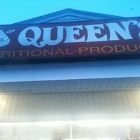 Foto tirada no(a) Queen&amp;#39;s Nutritional Products por Lisa W. em 5/28/2013