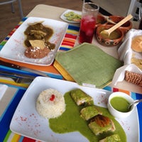 รูปภาพถ่ายที่ El Canuta Cocina Mexicana &amp;amp; Bar โดย Rogelio R. เมื่อ 6/16/2015