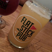 Foto tirada no(a) Flatstick Pub por Hector B. em 8/29/2021