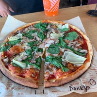 3/29/2022 tarihinde Karen F.ziyaretçi tarafından Blaze Pizza'de çekilen fotoğraf