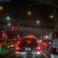 Photo taken at Ramkhamhaeng Intersection Flyover by Squinoa L. on 3/9/2023