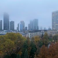 Photo taken at Hilton Frankfurt City Centre by Woof W. on 11/20/2022