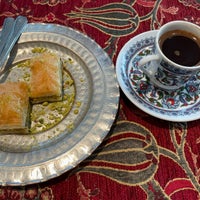 Foto tirada no(a) Sofra Turkish Cafe &amp;amp; Restaurant por Woof W. em 10/28/2023