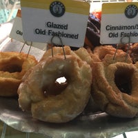 Photo taken at Top Pot Doughnuts by Christian D. on 10/2/2015