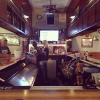 Foto tomada en Buck&amp;#39;s Bar &amp;amp; Grill  por 😜 Heather S. el 9/7/2013