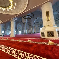 Photo taken at Imam Abdul Wahhab Mosque - Qatar State Grand Mosque by Hlaby M. on 1/27/2024