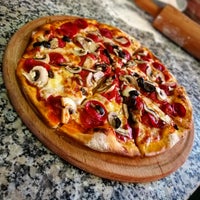 6/29/2018 tarihinde Pizza Job’sziyaretçi tarafından Pizza Job’s'de çekilen fotoğraf
