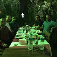 Das Foto wurde bei Kalabalik  Restaurant von Deniz A. am 9/20/2015 aufgenommen