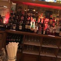 Foto diambil di Taverna di Bacco oleh Anya M. pada 10/19/2018