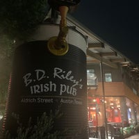 Снимок сделан в B.D. Riley&amp;#39;s Irish Pub at Mueller пользователем Pragathi K. 5/14/2022