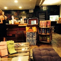 6/28/2014 tarihinde Constantine V.ziyaretçi tarafından Big and Juicy Juice Bar'de çekilen fotoğraf